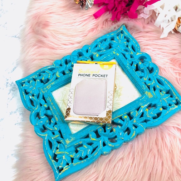 XSOLDX NIB Gabba Goods Scalloped Phone Pocket - Picture 4 of 4